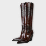 Mirjana – elegantiški bateliai su krokodilo raštu ir stilizuotu kulnu